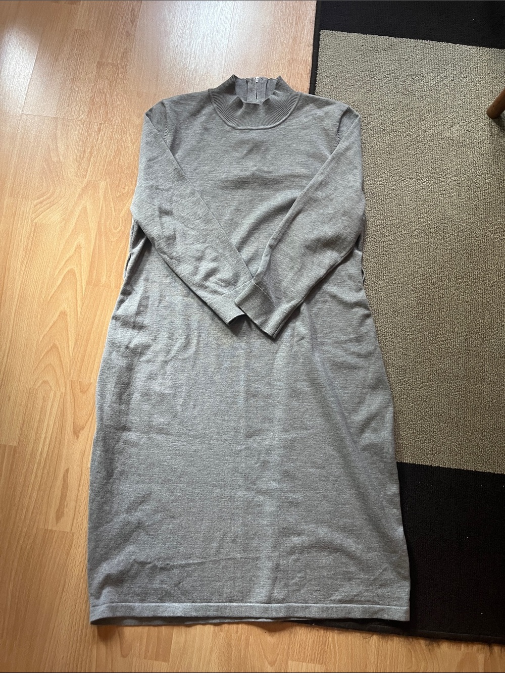 Calvin Klein Heather Gray Long-Sleeve Knit Midi Dress